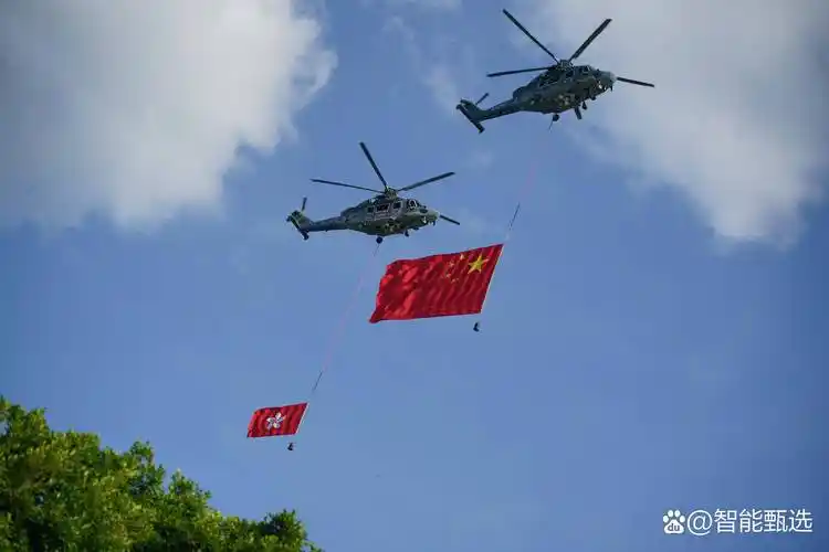 绝境求生！被困队伍挥舞国旗引导空投，LOL赛场亦需纪律破局